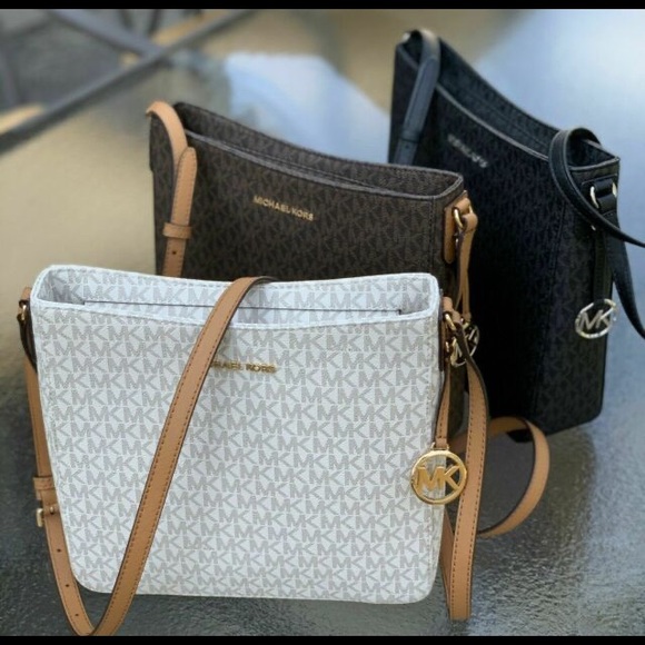 MICHAEL KORS LARGE MESSENGER CROSSBODY - Picture 8 of 8